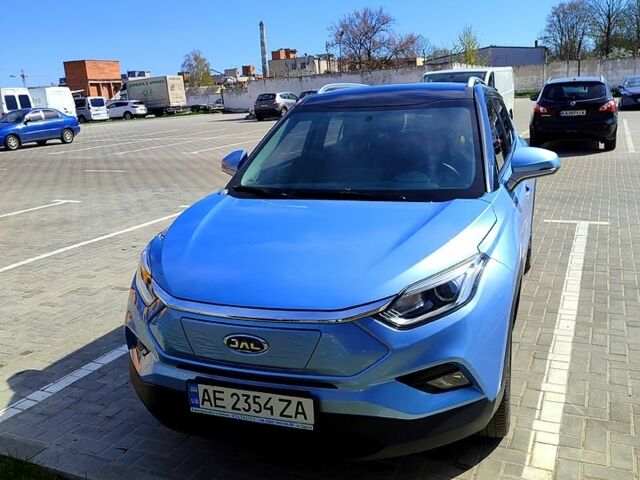 Синий Джак iEVS4, объемом двигателя 0 л и пробегом 49 тыс. км за 12500 $, фото 1 на Automoto.ua