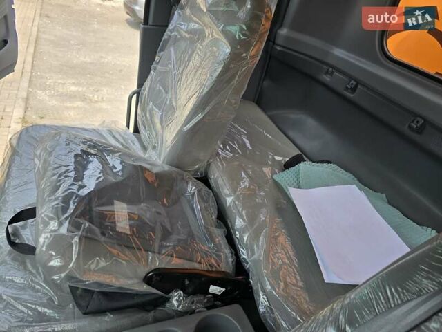 Синий Джак N120, объемом двигателя 4.5 л и пробегом 1 тыс. км за 94769 $, фото 10 на Automoto.ua