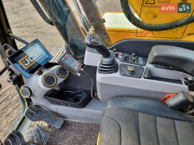 ЖЦБ 220LC Xtra, объемом двигателя 0 л и пробегом 7 тыс. км за 95000 $, фото 18 на Automoto.ua