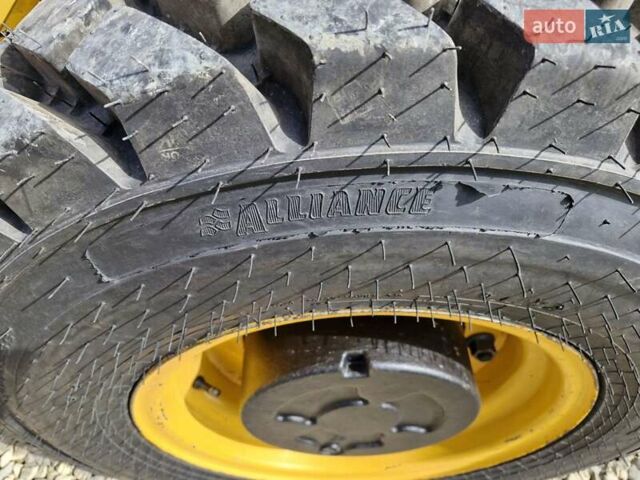 Желтый ЖЦБ 2ЦКС, объемом двигателя 4 л и пробегом 250 тыс. км за 51003 $, фото 26 на Automoto.ua