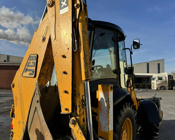 Желтый ЖЦБ 3ЦКС, объемом двигателя 4 л и пробегом 4 тыс. км за 23100 $, фото 2 на Automoto.ua