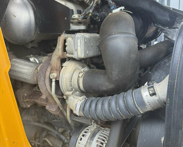 Желтый ЖЦБ 3ЦКС, объемом двигателя 4.4 л и пробегом 1 тыс. км за 68331 $, фото 15 на Automoto.ua