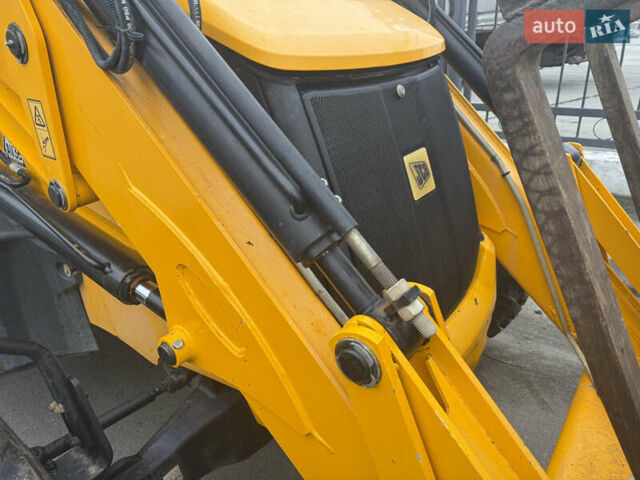 Желтый ЖЦБ 3ЦКС, объемом двигателя 4.4 л и пробегом 1 тыс. км за 68331 $, фото 18 на Automoto.ua