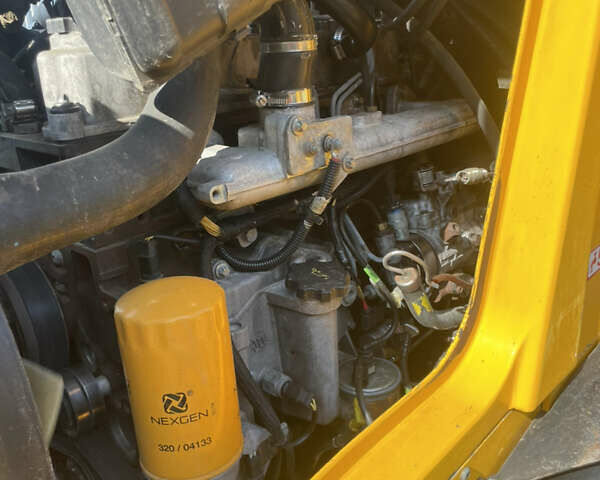 Желтый ЖЦБ 3ЦКС, объемом двигателя 4.4 л и пробегом 70 тыс. км за 38200 $, фото 6 на Automoto.ua