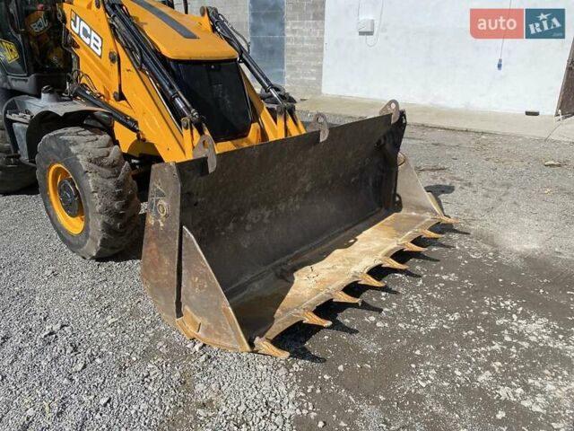 Желтый ЖЦБ 3ЦКС, объемом двигателя 0 л и пробегом 8 тыс. км за 45999 $, фото 2 на Automoto.ua