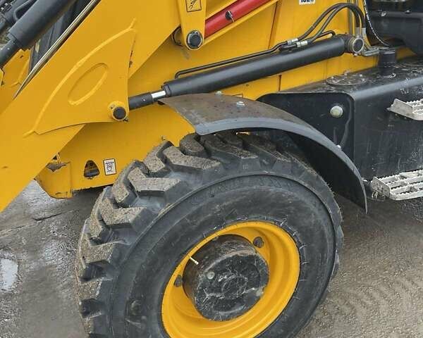 Жовтий ЖЦБ 3ЦКС, об'ємом двигуна 4.4 л та пробігом 0 тис. км за 73000 $, фото 8 на Automoto.ua