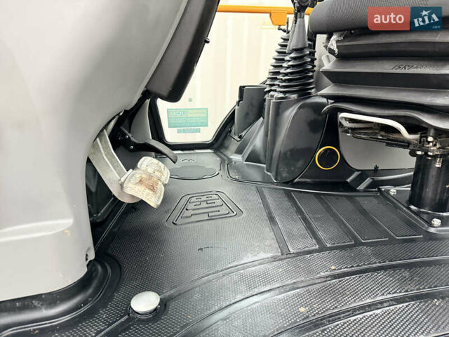 Жовтий ЖЦБ 3ЦКС, об'ємом двигуна 4.8 л та пробігом 1 тис. км за 109352 $, фото 4 на Automoto.ua