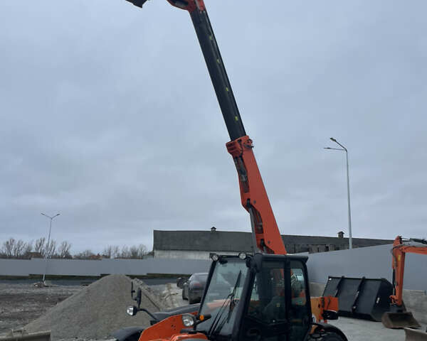 Помаранчевий ЖЦБ 525-60 Hi-Viz, об'ємом двигуна 2.8 л та пробігом 0 тис. км за 47200 $, фото 4 на Automoto.ua