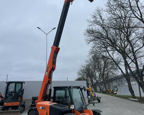 Помаранчевий ЖЦБ 525-60 Hi-Viz, об'ємом двигуна 2.8 л та пробігом 0 тис. км за 47200 $, фото 5 на Automoto.ua