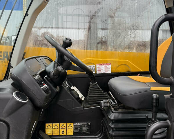 Желтый ЖЦБ 531-70, объемом двигателя 4.4 л и пробегом 1 тыс. км за 68389 $, фото 13 на Automoto.ua