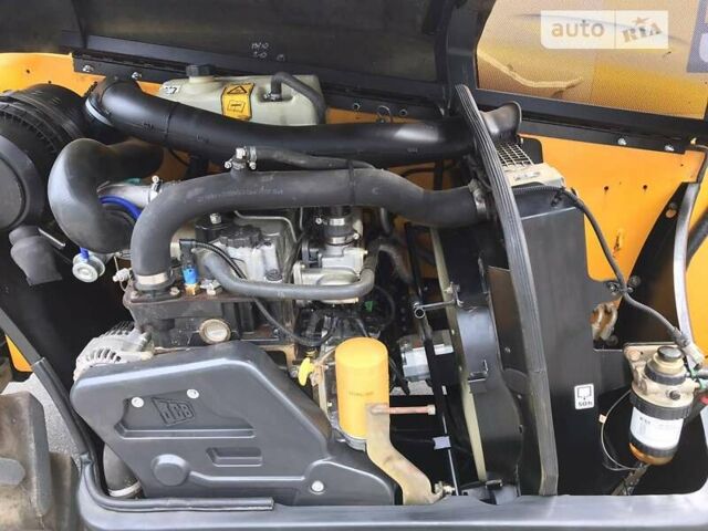Жовтий ЖЦБ 533-105, об'ємом двигуна 4.4 л та пробігом 4 тис. км за 54838 $, фото 10 на Automoto.ua