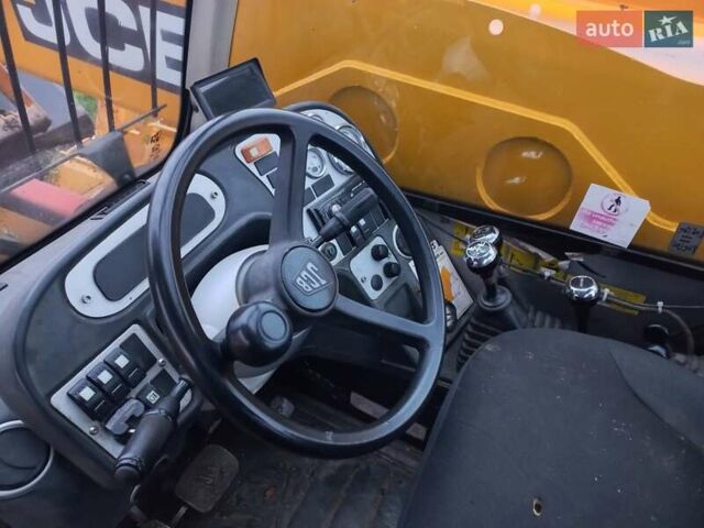 Желтый ЖЦБ 535-125, объемом двигателя 0 л и пробегом 19 тыс. км за 34650 $, фото 4 на Automoto.ua