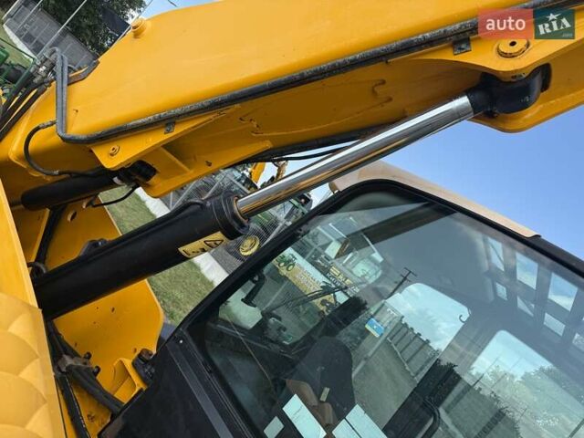 Жовтий ЖЦБ 535-125, об'ємом двигуна 4.4 л та пробігом 3 тис. км за 55500 $, фото 5 на Automoto.ua