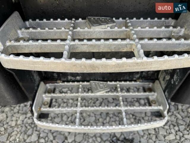 Жовтий ЖЦБ 535-125, об'ємом двигуна 4.4 л та пробігом 3 тис. км за 55500 $, фото 19 на Automoto.ua