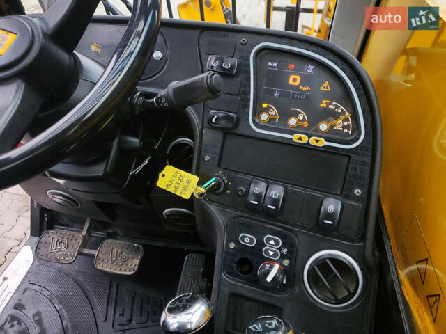 Жовтий ЖЦБ 535-140, об'ємом двигуна 4.4 л та пробігом 1 тис. км за 43000 $, фото 19 на Automoto.ua