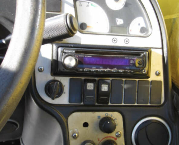 Желтый ЖЦБ 535-95, объемом двигателя 4.4 л и пробегом 1 тыс. км за 36850 $, фото 16 на Automoto.ua