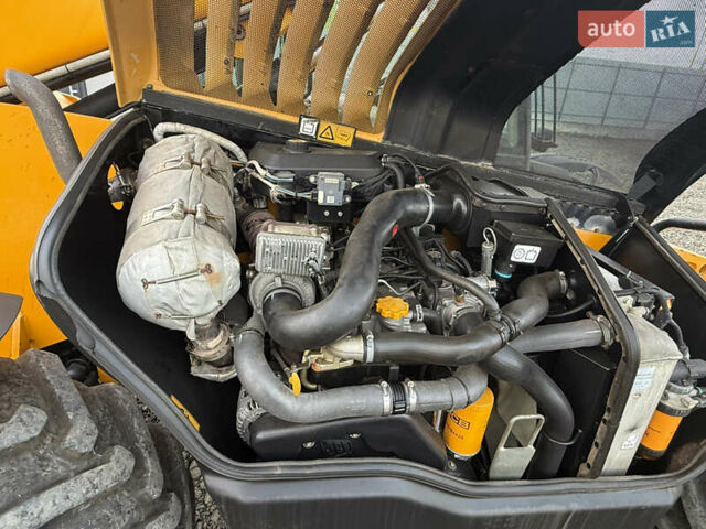 Желтый ЖЦБ 535-95, объемом двигателя 4.4 л и пробегом 6 тыс. км за 69969 $, фото 14 на Automoto.ua