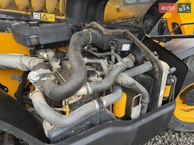 Жовтий ЖЦБ 535-95, об'ємом двигуна 4.4 л та пробігом 3 тис. км за 52500 $, фото 10 на Automoto.ua