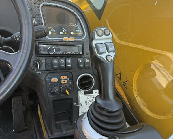 Желтый ЖЦБ 536/70, объемом двигателя 4.4 л и пробегом 5 тыс. км за 79596 $, фото 2 на Automoto.ua