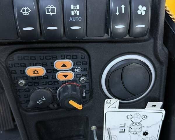 Желтый ЖЦБ 541-70, объемом двигателя 4.8 л и пробегом 4 тыс. км за 67500 $, фото 17 на Automoto.ua