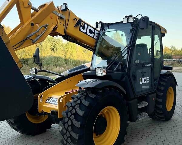 Желтый ЖЦБ 541-70, объемом двигателя 4.8 л и пробегом 4 тыс. км за 67500 $, фото 3 на Automoto.ua