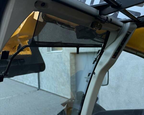 Желтый ЖЦБ 541-70, объемом двигателя 4.8 л и пробегом 4 тыс. км за 67500 $, фото 16 на Automoto.ua