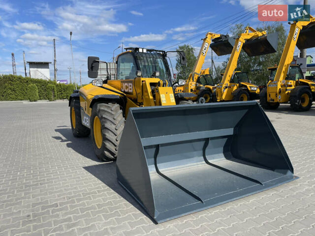 Желтый ЖЦБ 541-70, объемом двигателя 4.4 л и пробегом 4 тыс. км за 75000 $, фото 2 на Automoto.ua