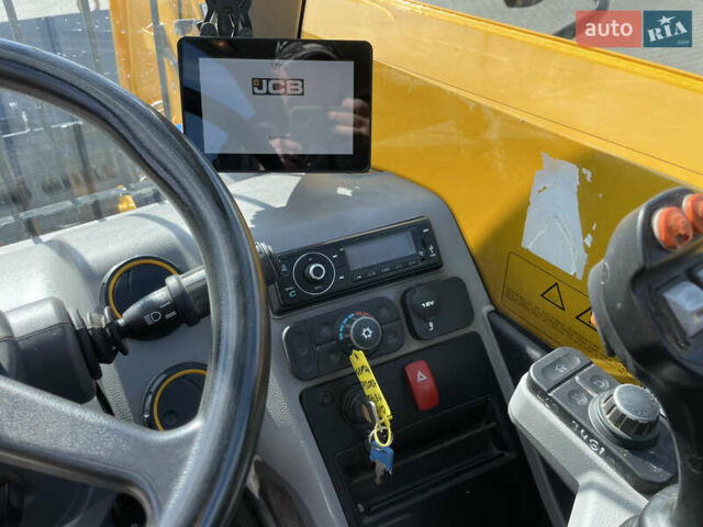 Желтый ЖЦБ 541-70, объемом двигателя 4.4 л и пробегом 4 тыс. км за 75000 $, фото 19 на Automoto.ua