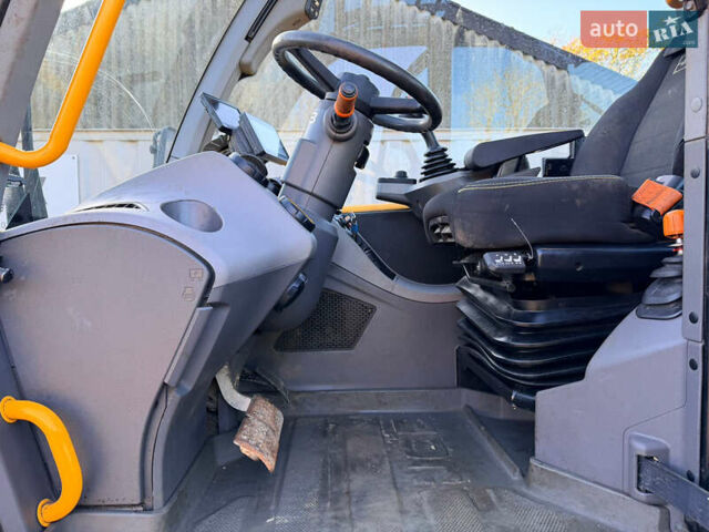 Желтый ЖЦБ 560-80, объемом двигателя 4.8 л и пробегом 5 тыс. км за 127732 $, фото 8 на Automoto.ua