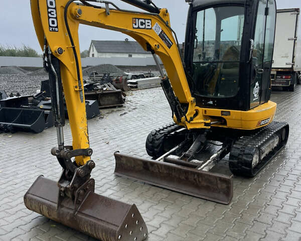 Жовтий ЖЦБ 8030, об'ємом двигуна 1.5 л та пробігом 2 тис. км за 28500 $, фото 4 на Automoto.ua
