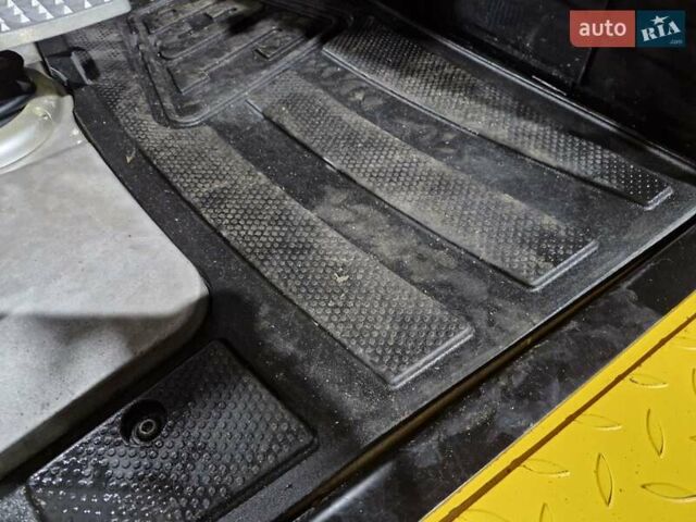 Желтый ЖЦБ 8035, объемом двигателя 2.2 л и пробегом 31 тыс. км за 37203 $, фото 25 на Automoto.ua