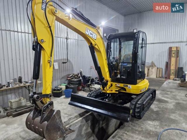 Желтый ЖЦБ 8035, объемом двигателя 2.2 л и пробегом 31 тыс. км за 37203 $, фото 5 на Automoto.ua