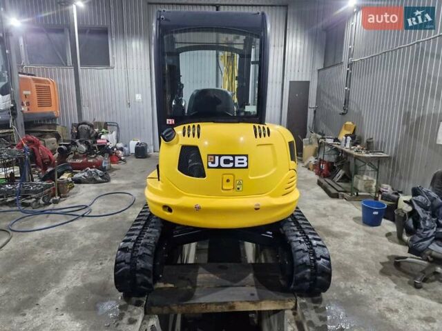 Желтый ЖЦБ 8035, объемом двигателя 2.2 л и пробегом 31 тыс. км за 37203 $, фото 2 на Automoto.ua