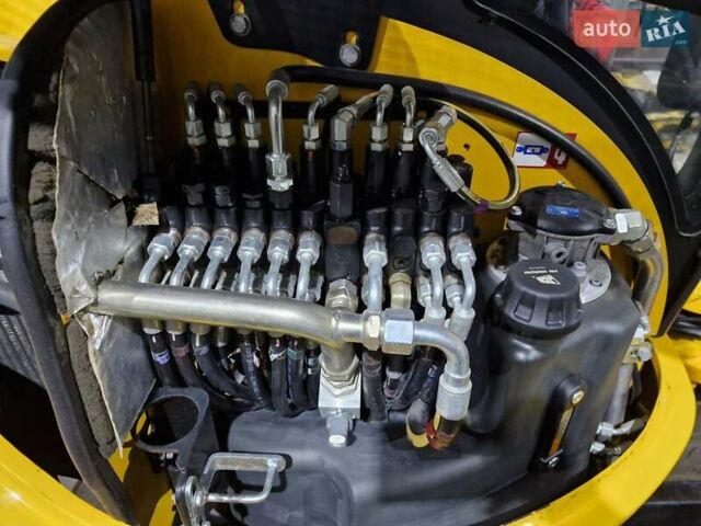 Желтый ЖЦБ 8035, объемом двигателя 2.2 л и пробегом 31 тыс. км за 37203 $, фото 13 на Automoto.ua