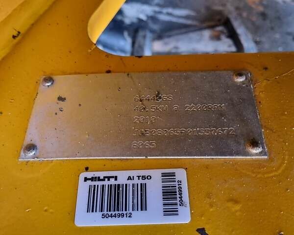 Жовтий ЖЦБ 8065, об'ємом двигуна 2.2 л та пробігом 36 тис. км за 33557 $, фото 30 на Automoto.ua