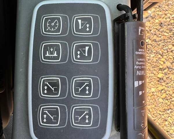 Желтый ЖЦБ ЖС 175, объемом двигателя 5.19 л и пробегом 980 тыс. км за 65117 $, фото 55 на Automoto.ua