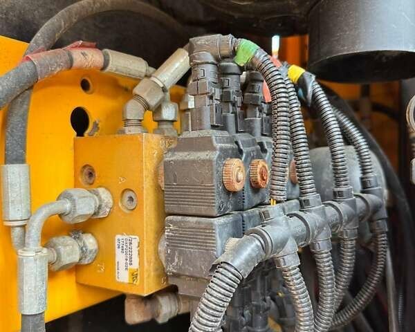 Желтый ЖЦБ ЖС 175, объемом двигателя 5.19 л и пробегом 980 тыс. км за 65117 $, фото 36 на Automoto.ua