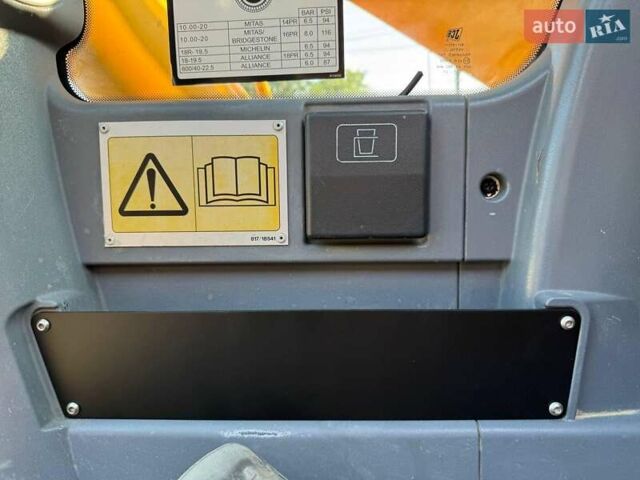 Желтый ЖЦБ ЖС 175, объемом двигателя 5.19 л и пробегом 980 тыс. км за 65117 $, фото 58 на Automoto.ua