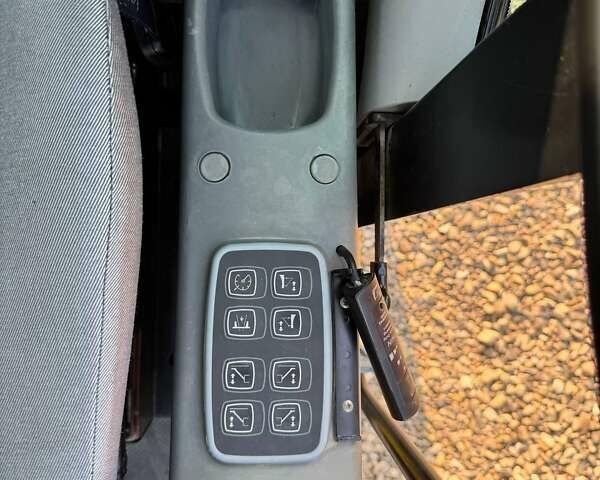 Желтый ЖЦБ ЖС 175, объемом двигателя 5.19 л и пробегом 980 тыс. км за 65117 $, фото 53 на Automoto.ua