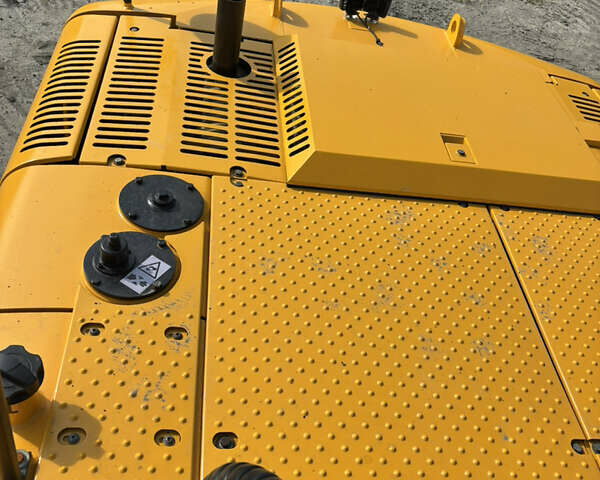 ЖЦБ ЖС 200 2012 у Львові на Automoto.ua ЖЦБ ЖС 200, об'ємом двигуна 0 л та пробігом 8 тис. км за 55257 $, фото 17 на Automoto.ua