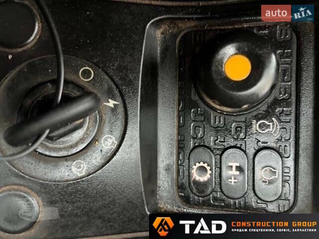Жовтий ЖЦБ ЖС 220, об'ємом двигуна 0 л та пробігом 0 тис. км за 88687 $, фото 9 на Automoto.ua