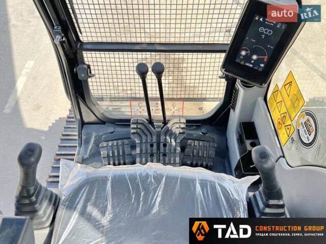 Желтый ЖЦБ ЖС 240, объемом двигателя 0 л и пробегом 2 тыс. км за 210677 $, фото 9 на Automoto.ua
