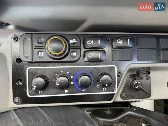 ЖЦБ JS 205, объемом двигателя 0 л и пробегом 1 тыс. км за 123761 $, фото 15 на Automoto.ua