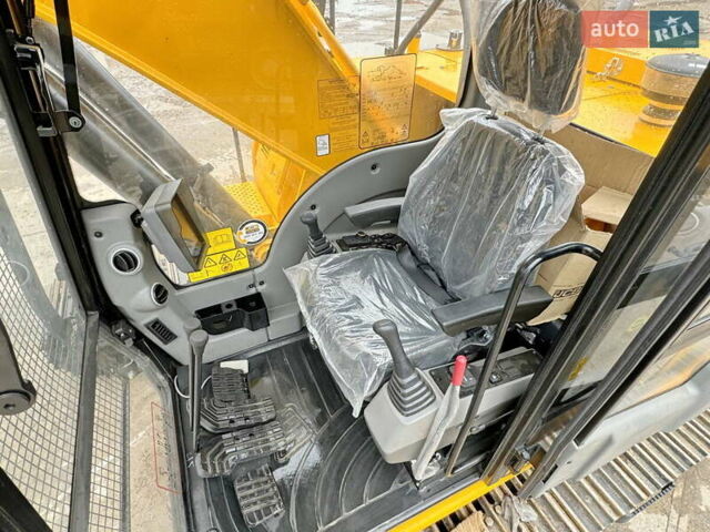 ЖЦБ JS 215LC, об'ємом двигуна 0 л та пробігом 1 тис. км за 128476 $, фото 4 на Automoto.ua