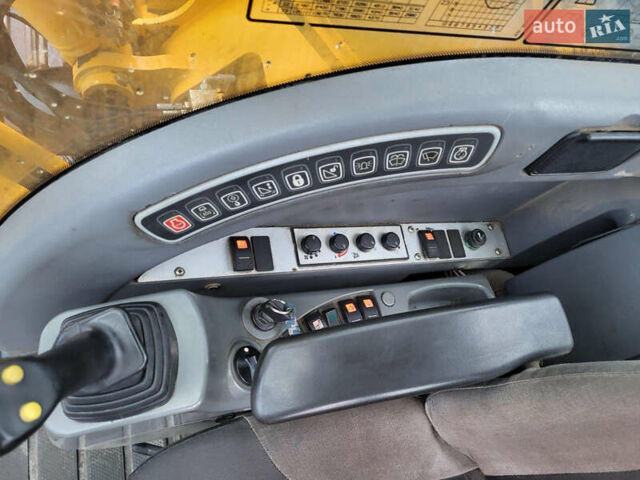 ЖЦБ JS 220LC, об'ємом двигуна 0 л та пробігом 10 тис. км за 48042 $, фото 14 на Automoto.ua