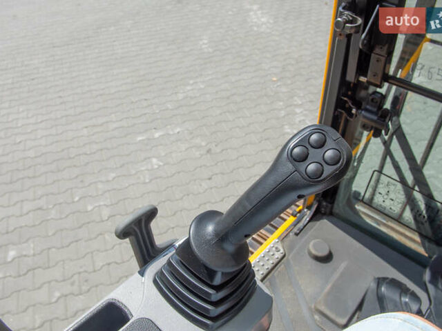 ЖЦБ JS 220LC, об'ємом двигуна 0 л та пробігом 0 тис. км за 115386 $, фото 27 на Automoto.ua