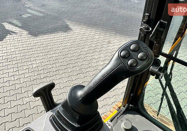 ЖЦБ JS 220LC, об'ємом двигуна 0 л та пробігом 0 тис. км за 114837 $, фото 15 на Automoto.ua