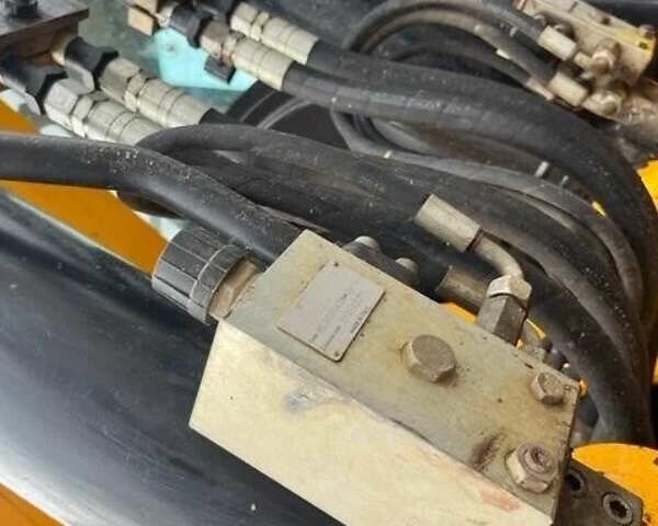 Желтый ЖЦБ JS 220LC, объемом двигателя 0 л и пробегом 0 тыс. км за 80053 $, фото 7 на Automoto.ua