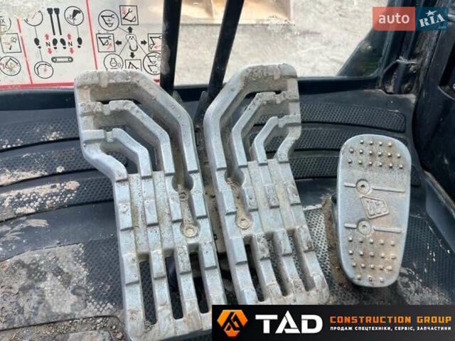 Желтый ЖЦБ JS 220LC, объемом двигателя 0 л и пробегом 0 тыс. км за 80053 $, фото 22 на Automoto.ua