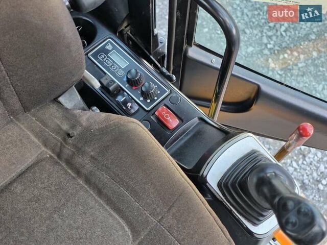 Жовтий ЖЦБ JS 220LC, об'ємом двигуна 4.8 л та пробігом 0 тис. км за 51900 $, фото 6 на Automoto.ua